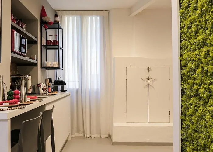 Moss & Stone - 3 Min Walk To Piazza Vittoria アパート *