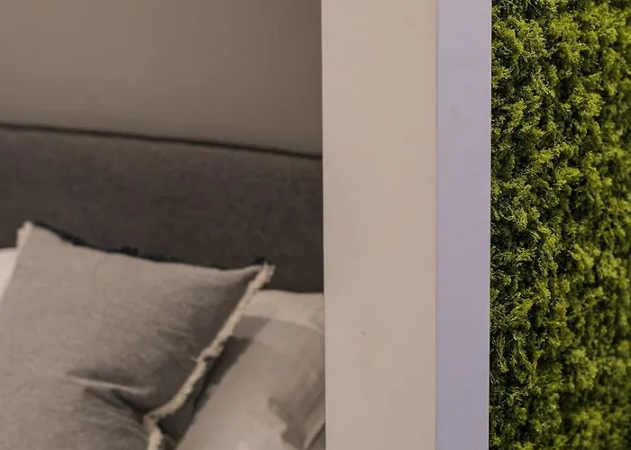 アパート Moss & Stone - 3 Min Walk To Piazza Vittoria ブレシア